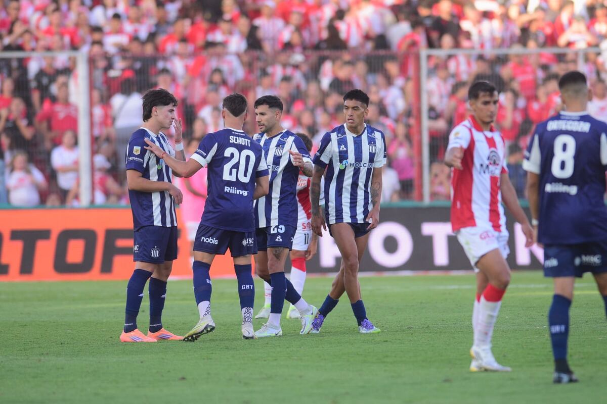 Resumen de TV del Instituto-Talleres, cómo quedó la T en la tabla y cuál sería su rival en octavos thumbnail