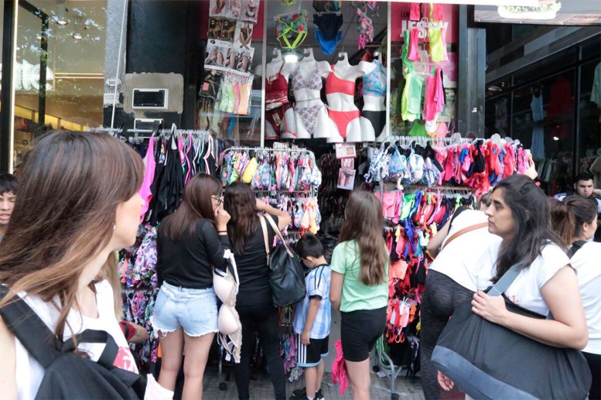 La noche de Avellaneda: cuándo y cómo sería la iniciativa en la zona comercial más famosa de Flores thumbnail