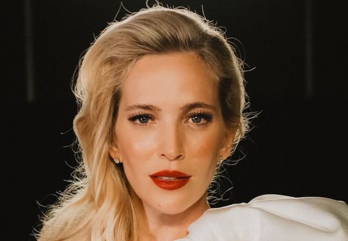 Luisana Lopilato dio cátedra de estilo con un vestido color negro y lo combinó con los zapatos en tendencia thumbnail