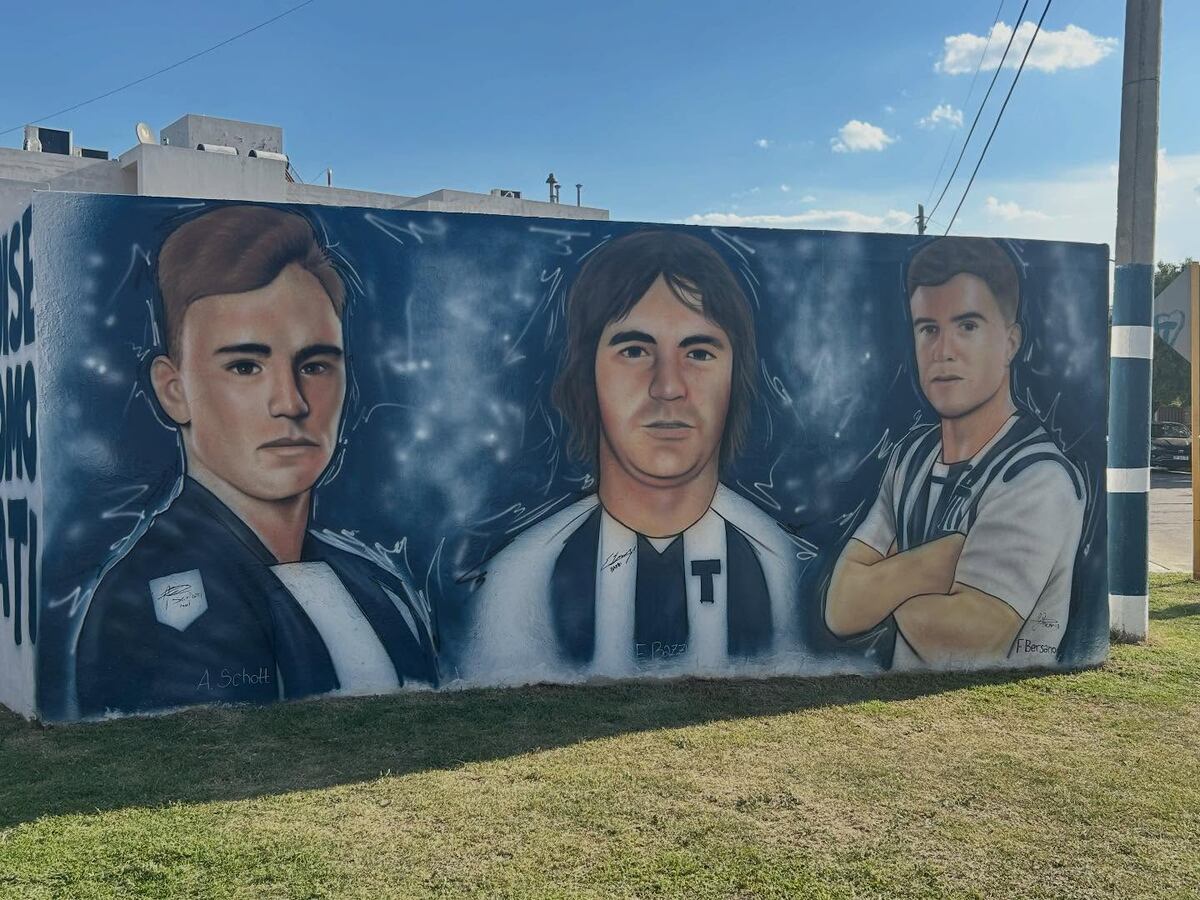 Schot, Bazzi y Bersano quedaron inmortalizados en un mural en Arroyito thumbnail