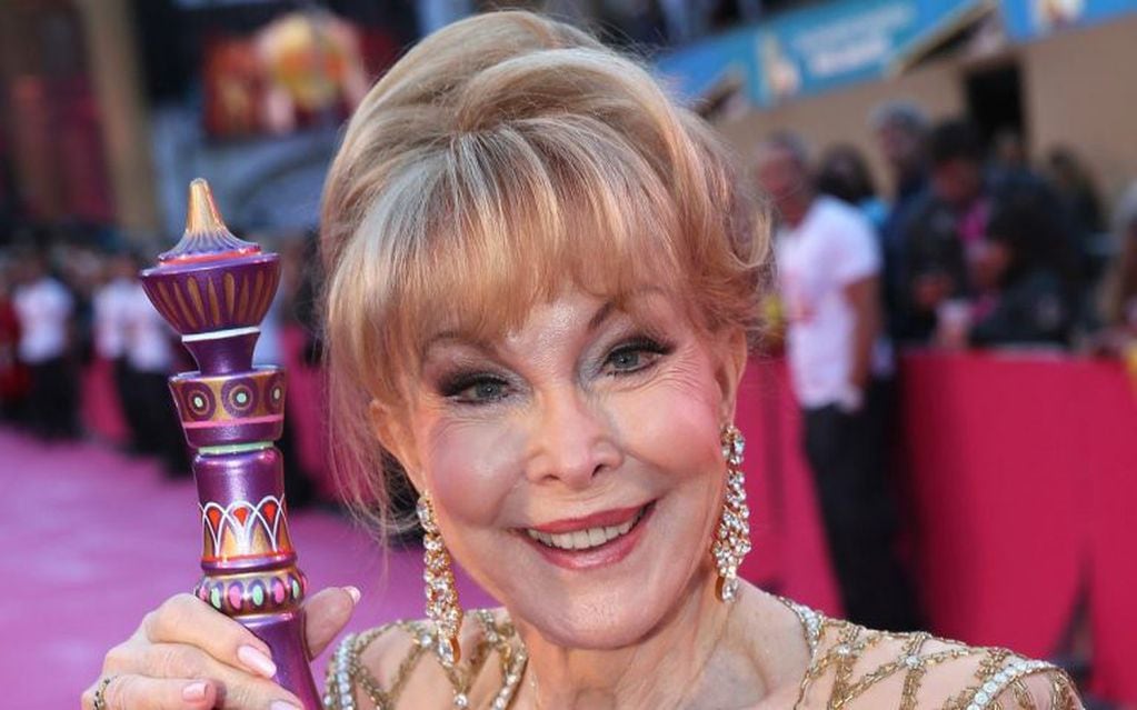 C Mo Luce Actualmente Barbara Eden La Hist Rica Actriz De Mi Bella Genio