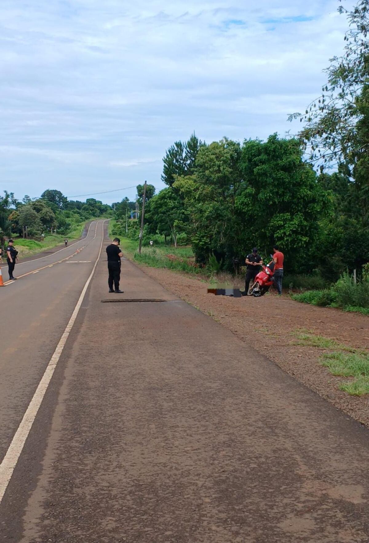 Dos Hermanas: dos heridos tras el despiste de una motocicleta sobre la ruta provincial 17 thumbnail