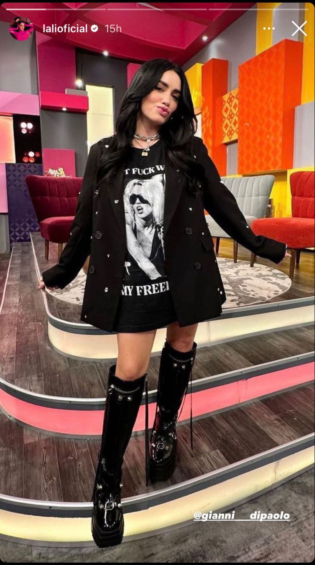 Lali Espósito posó con el outfit más rockero y en tendencia que todos