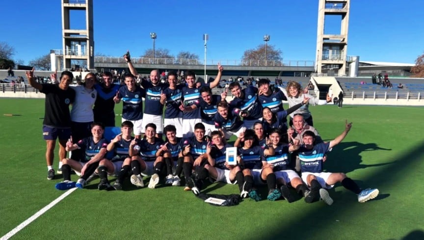 Hockey: Puerto Belgrano hizo historia, es campeón del Regional de Clubes A thumbnail