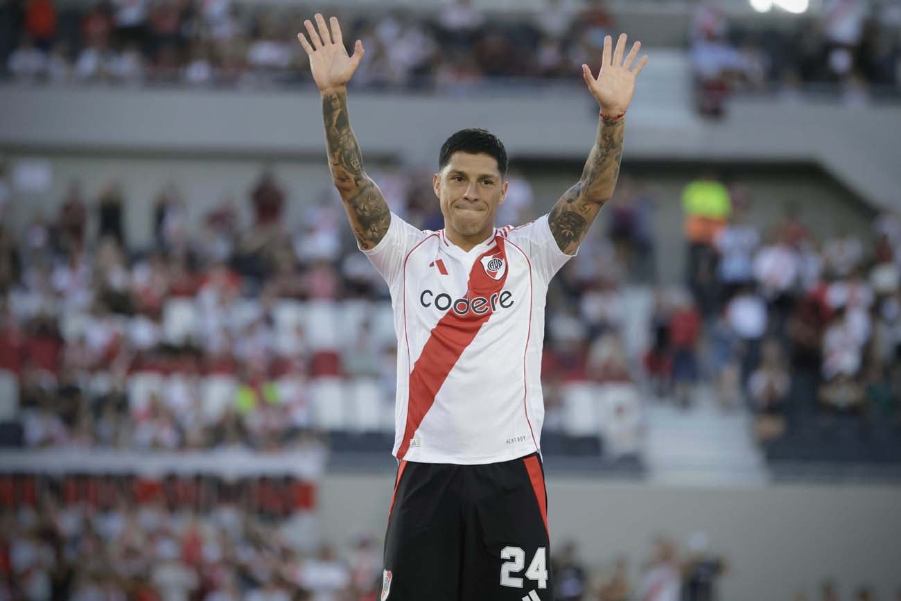 Pelota libre ahora: ver River contra Estudiantes de La Plata en el Torneo Apertura, por dónde mirarlo? thumbnail
