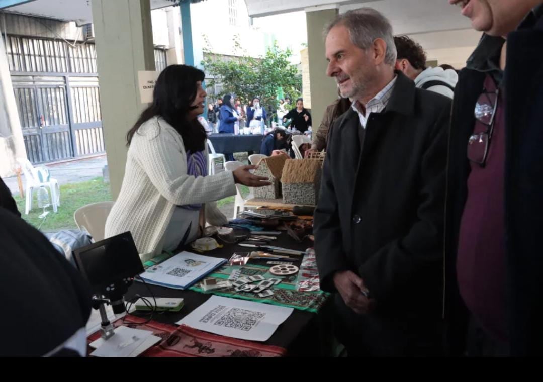 El rector Sergio Pagani en la Expo UNT thumbnail