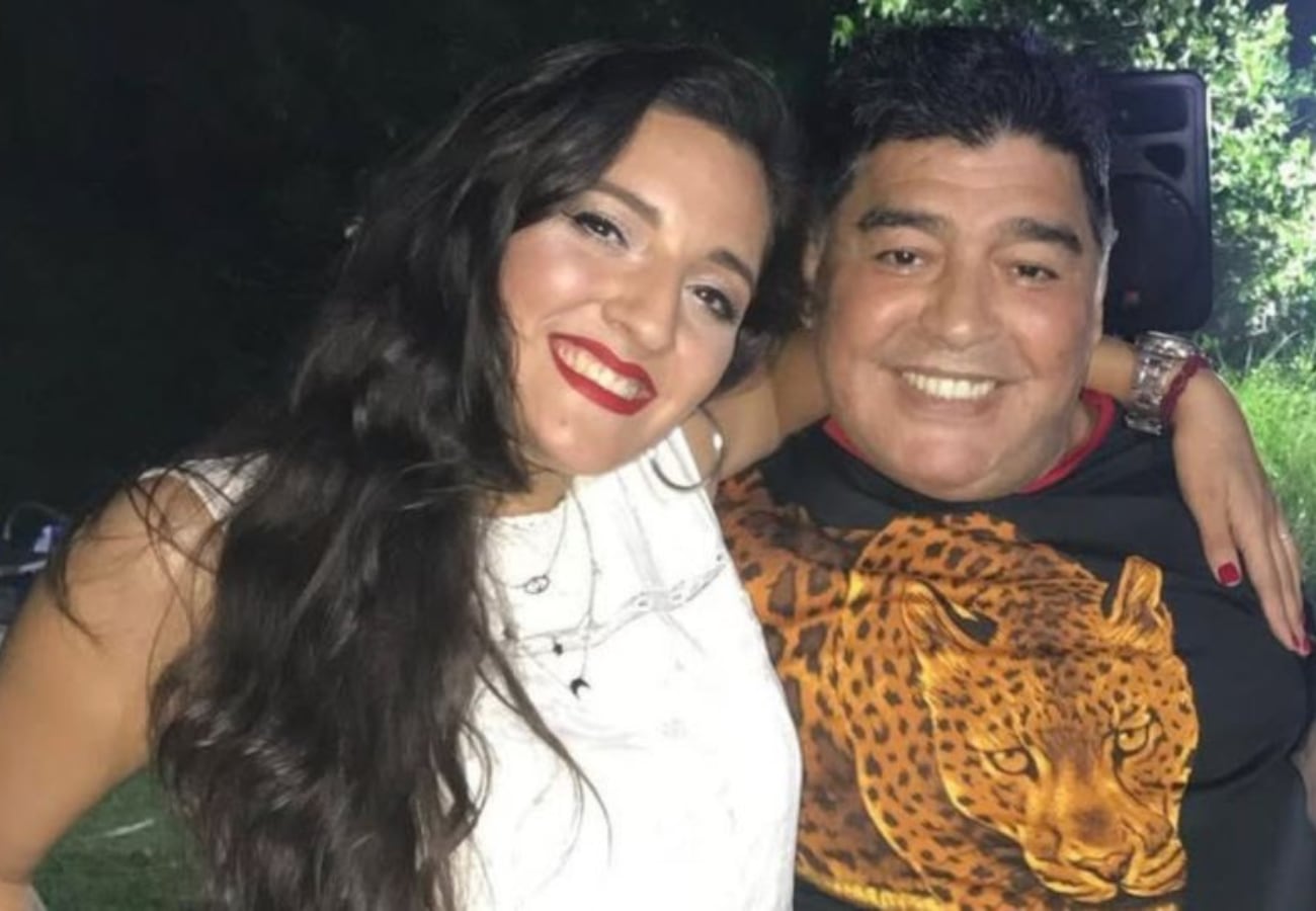 La nueva vida de Jana, la hija bajo perfil de Diego Maradona: se fue del país y tiene un emprendimiento propio thumbnail
