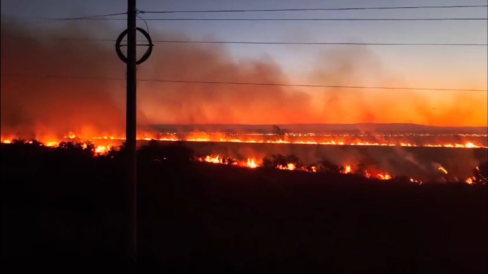 Incendios forestales en Córdoba: contuvieron los dos focos en Manantiales thumbnail