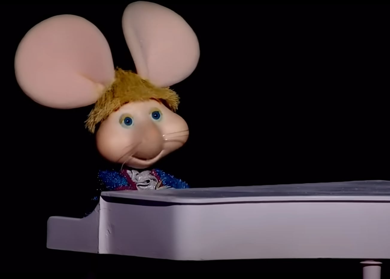 Compró un Topo Gigio en una feria solidaria para su hijo y terminó viviendo una pesadilla thumbnail