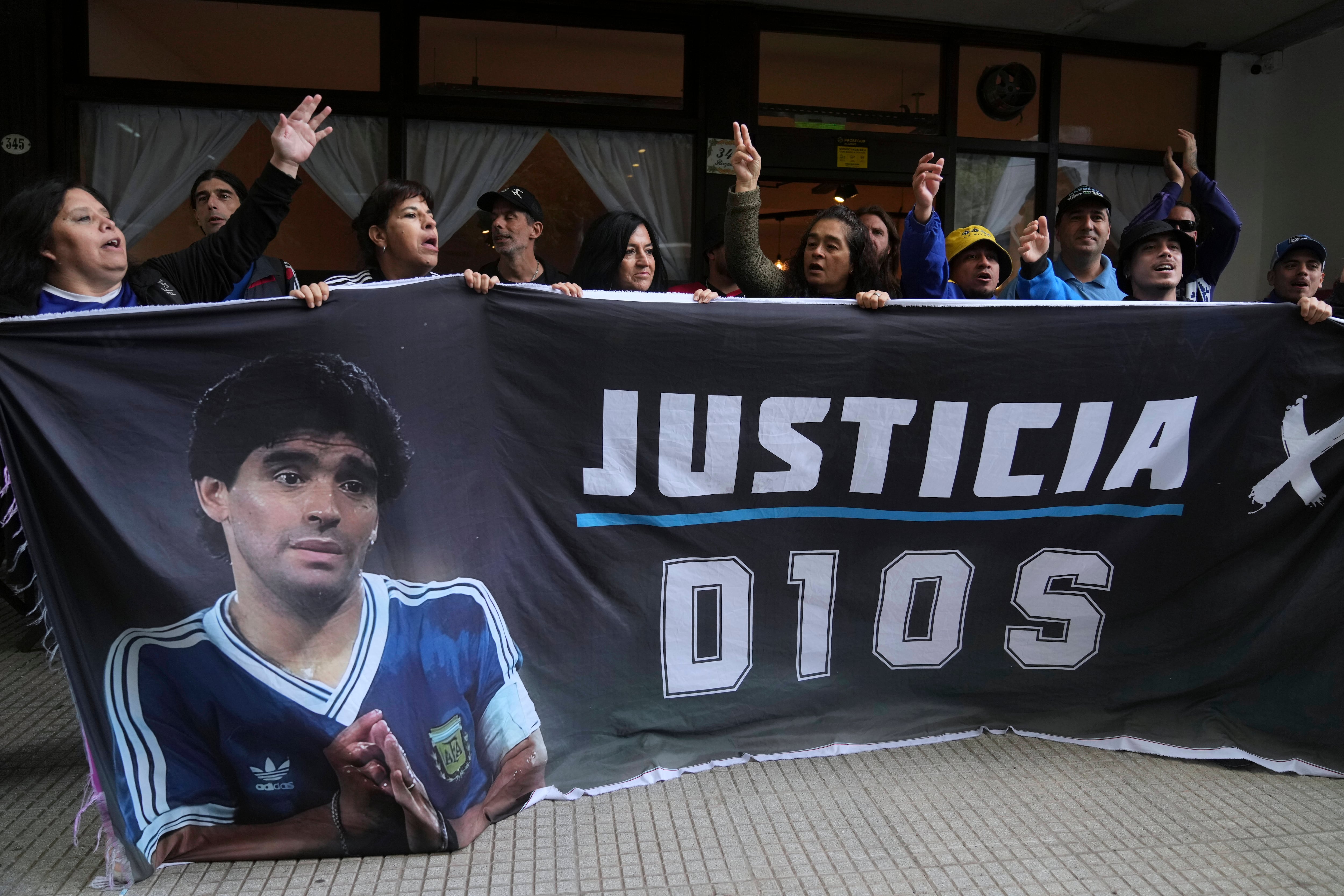 Suspendieron el juicio por la muerte de Diego Maradona: el motivo y cuándo se reanudará thumbnail