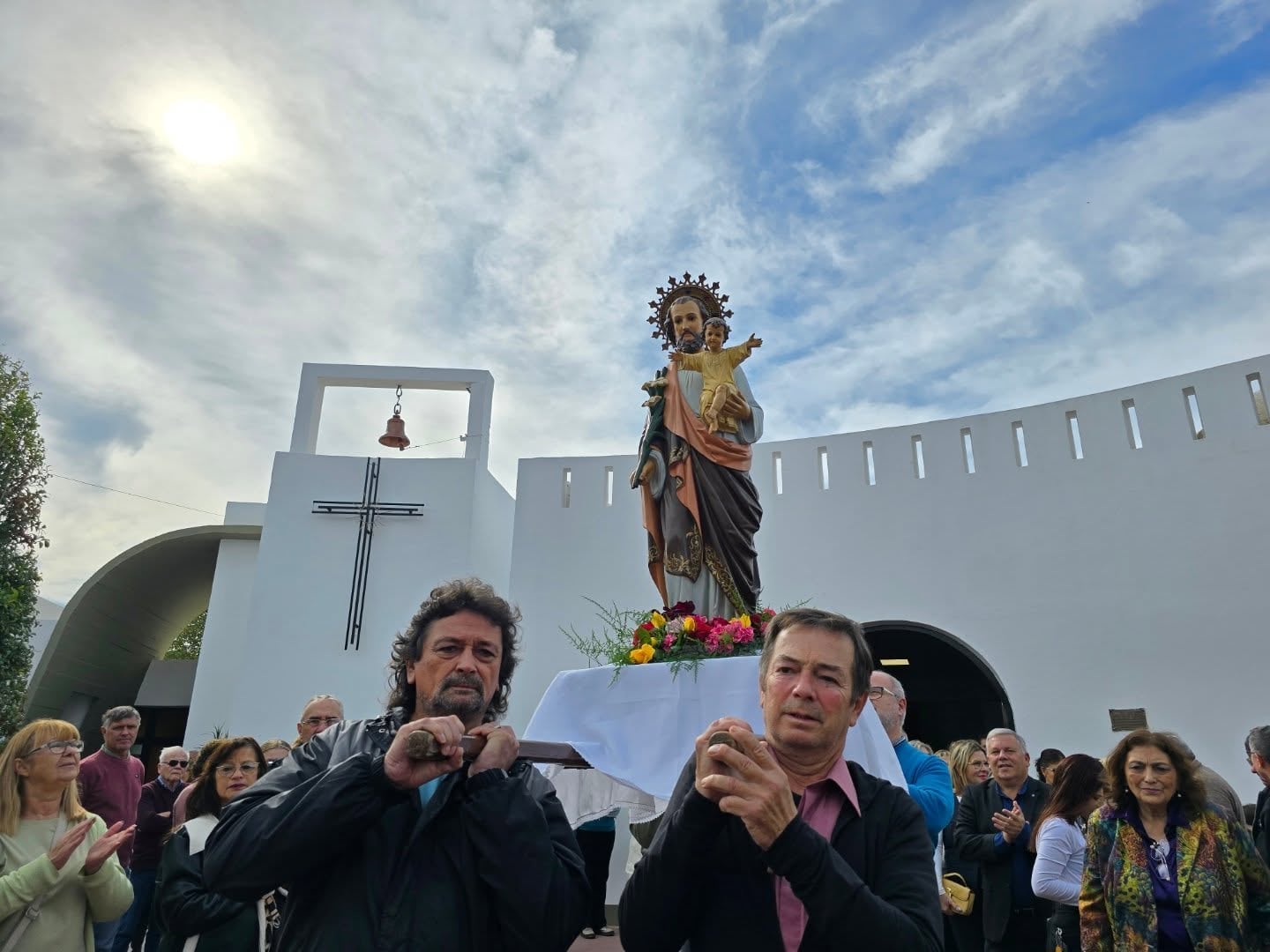 Con Misa y Procesión, los fieles celebraron a San José Obrero en Arroyito thumbnail