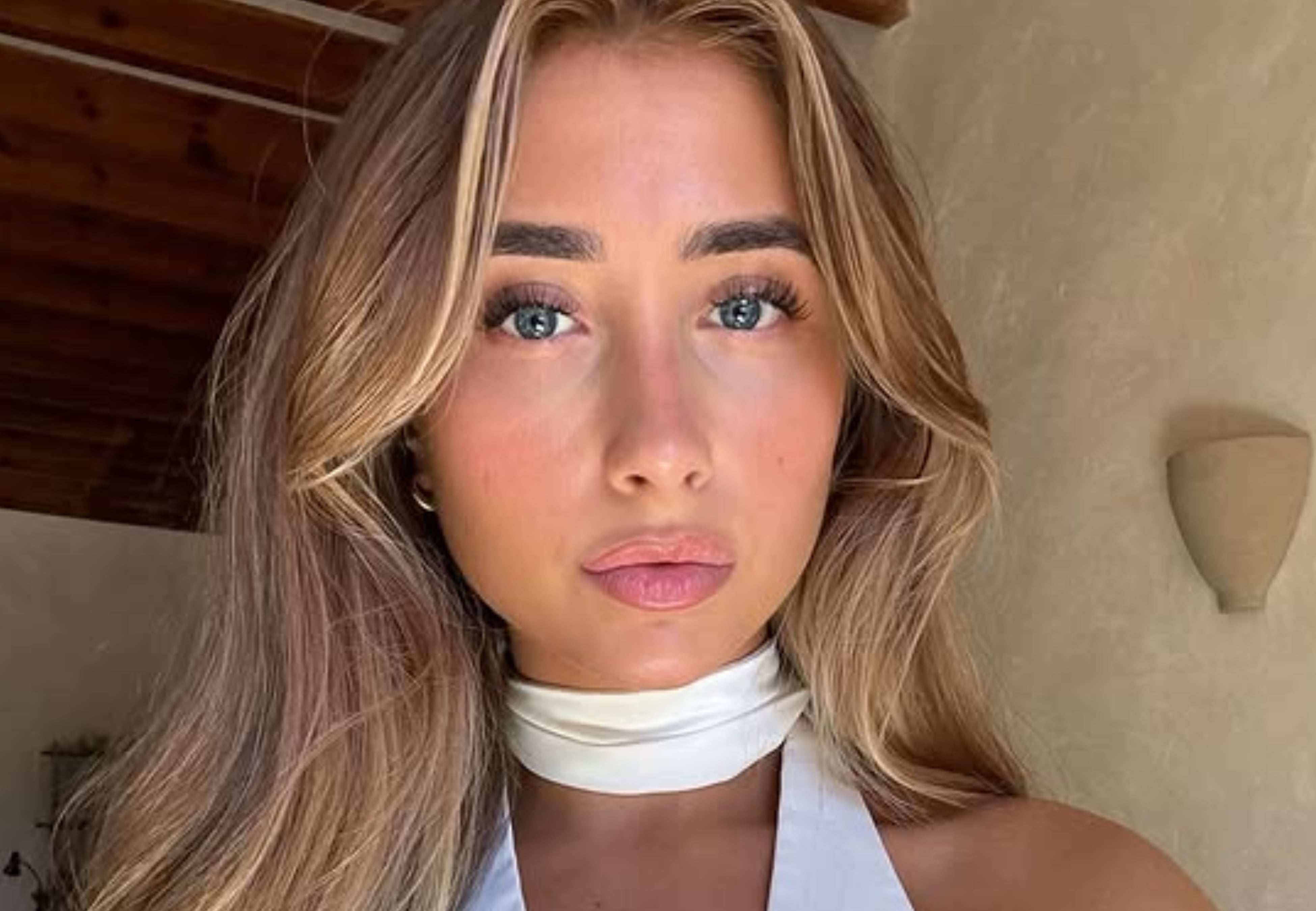Lilly Phillips, la actriz de OnlyFans que se acostó con 100 hombres en 24 horas, estaría embarazada thumbnail