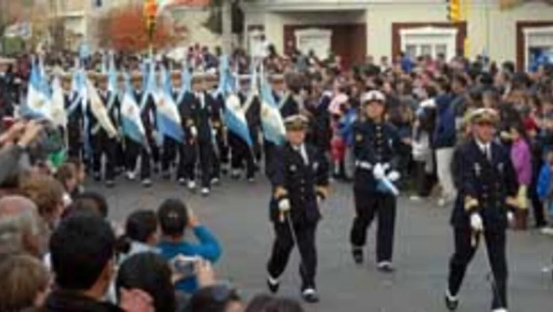 Convocan a instituciones para el desfile por el aniversario de Punta Alta thumbnail