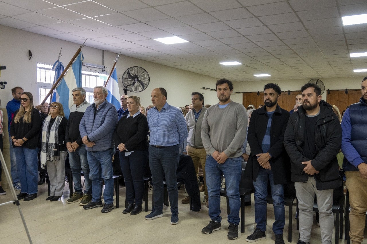 El intendente Garate presente en los 75º años de la Unidad Sanitaria de Orense thumbnail