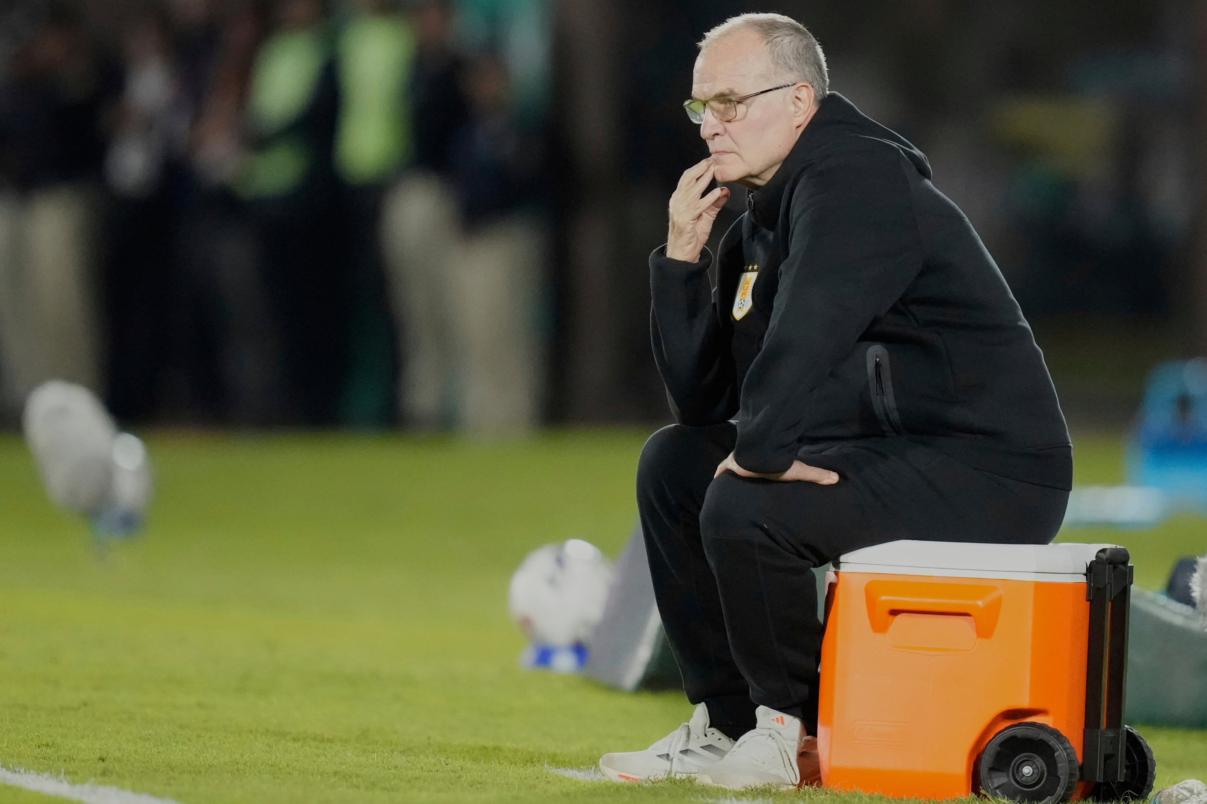 Bielsa protagonizó un incómodo momento frente a un periodista con discapacidad: Lamento tener que hacerlo público thumbnail
