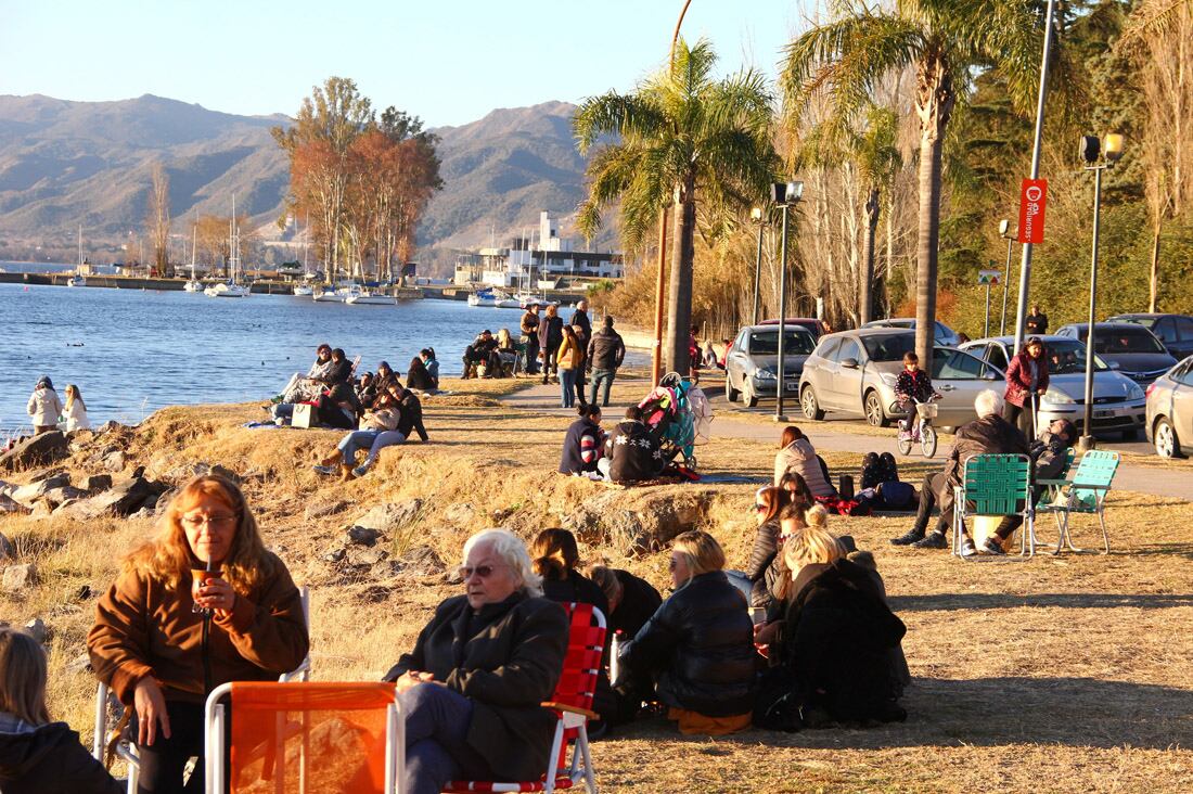 Domingo fresco y sin lluvias en Villa Carlos Paz: ideal para disfrutar al aire libre con algo de fresco thumbnail