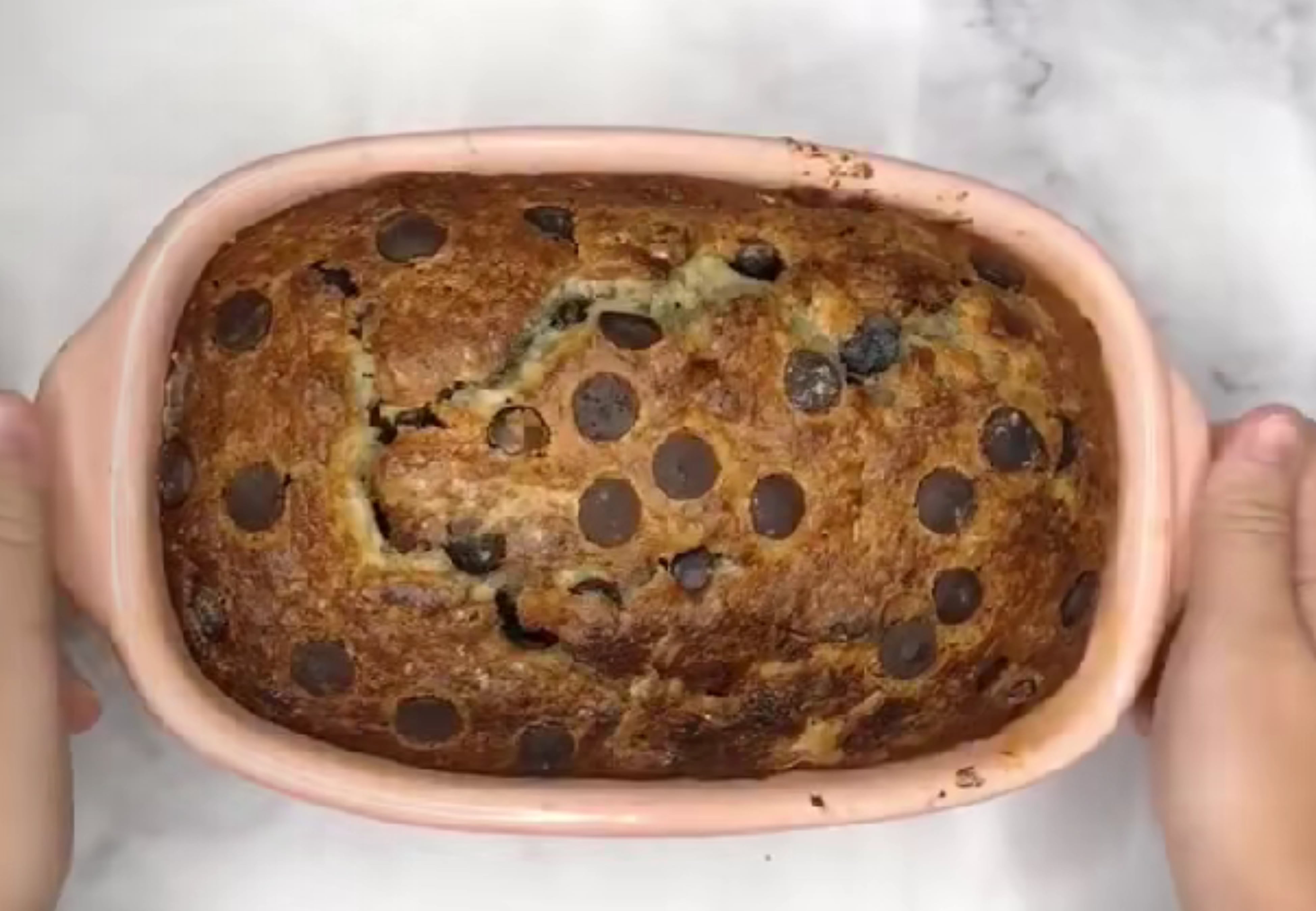 Cómo hacer budín de banana con solo 1 huevo: receta fácil para la merienda thumbnail