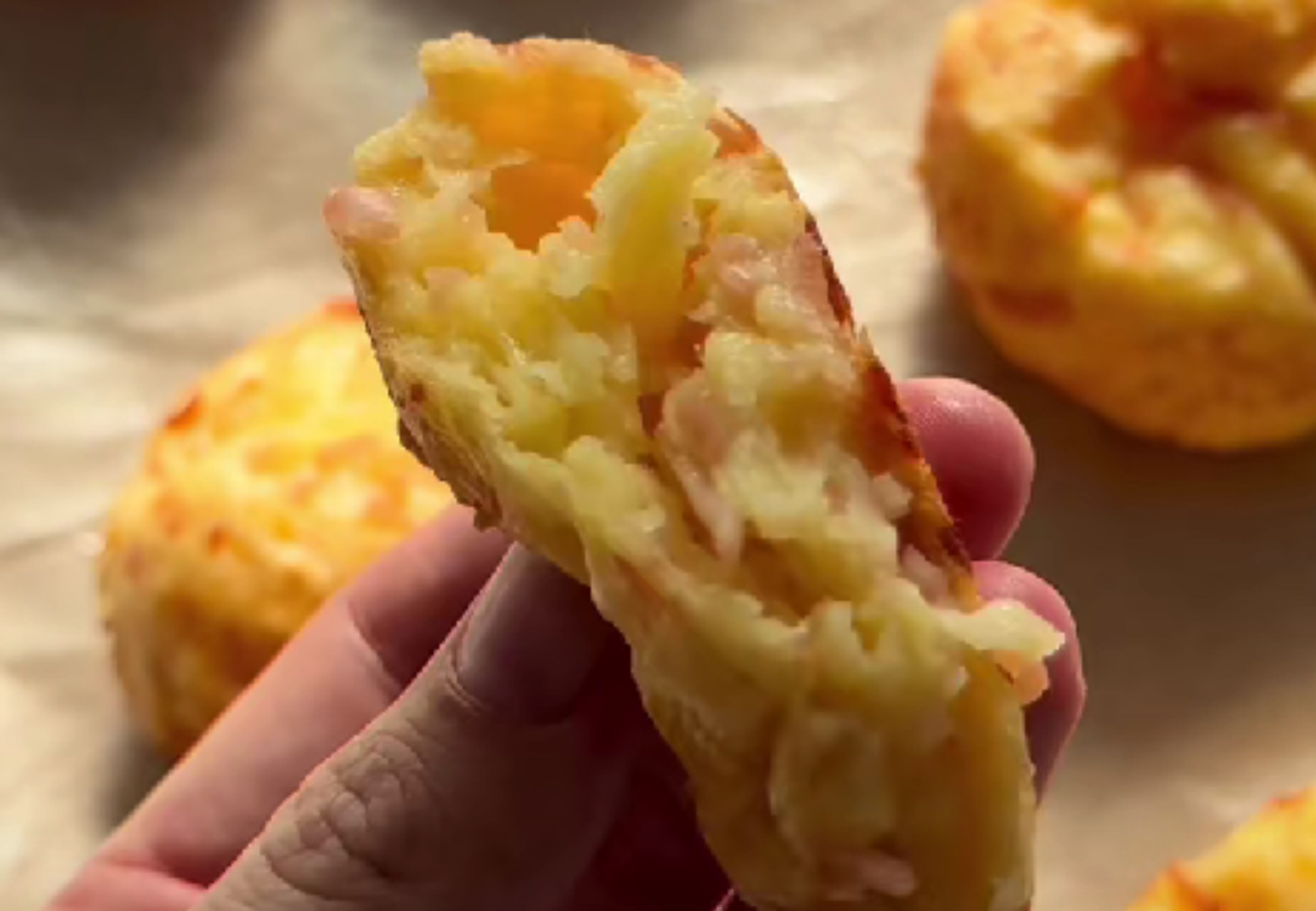 Cómo hacer chipá de queso y jamón: receta fácil, ideal para congelar y con solo 7 ingredientes thumbnail