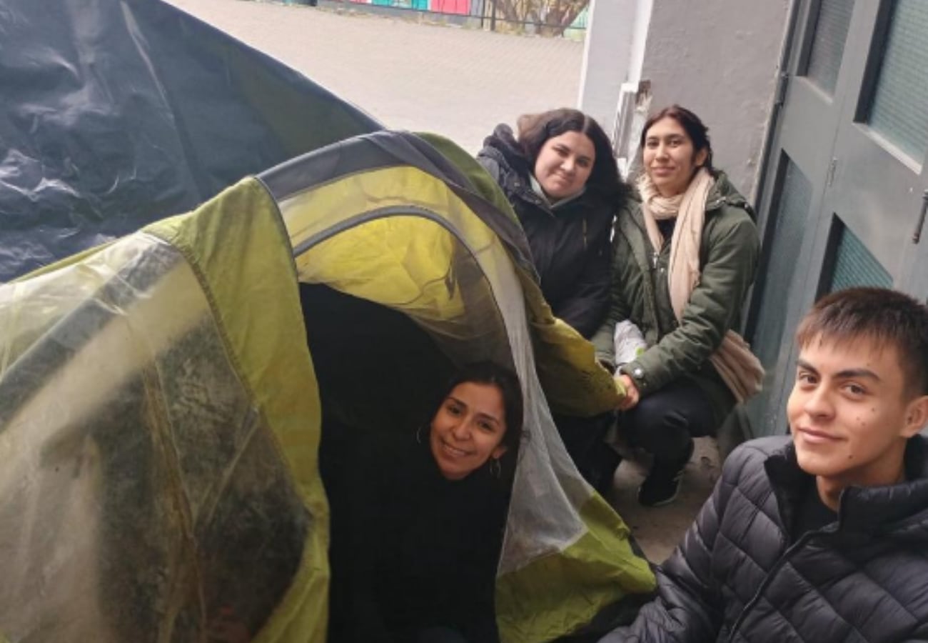 Locura por Lali en Córdoba: a 10 días del show, ya hay fanáticos acampando thumbnail
