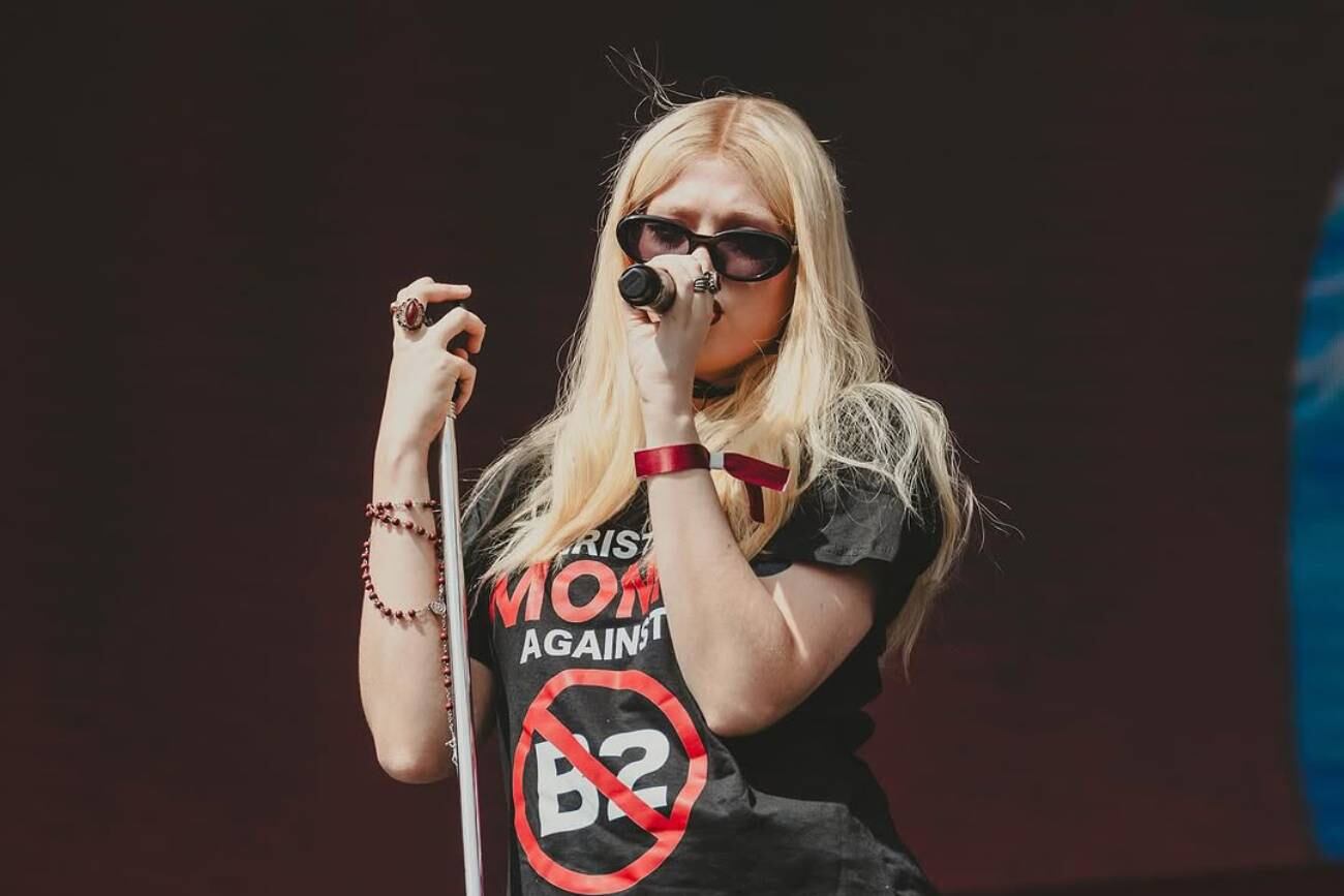 En el Cosquín Rock la puntaltense Blair dedicó unas palabras a Milei thumbnail