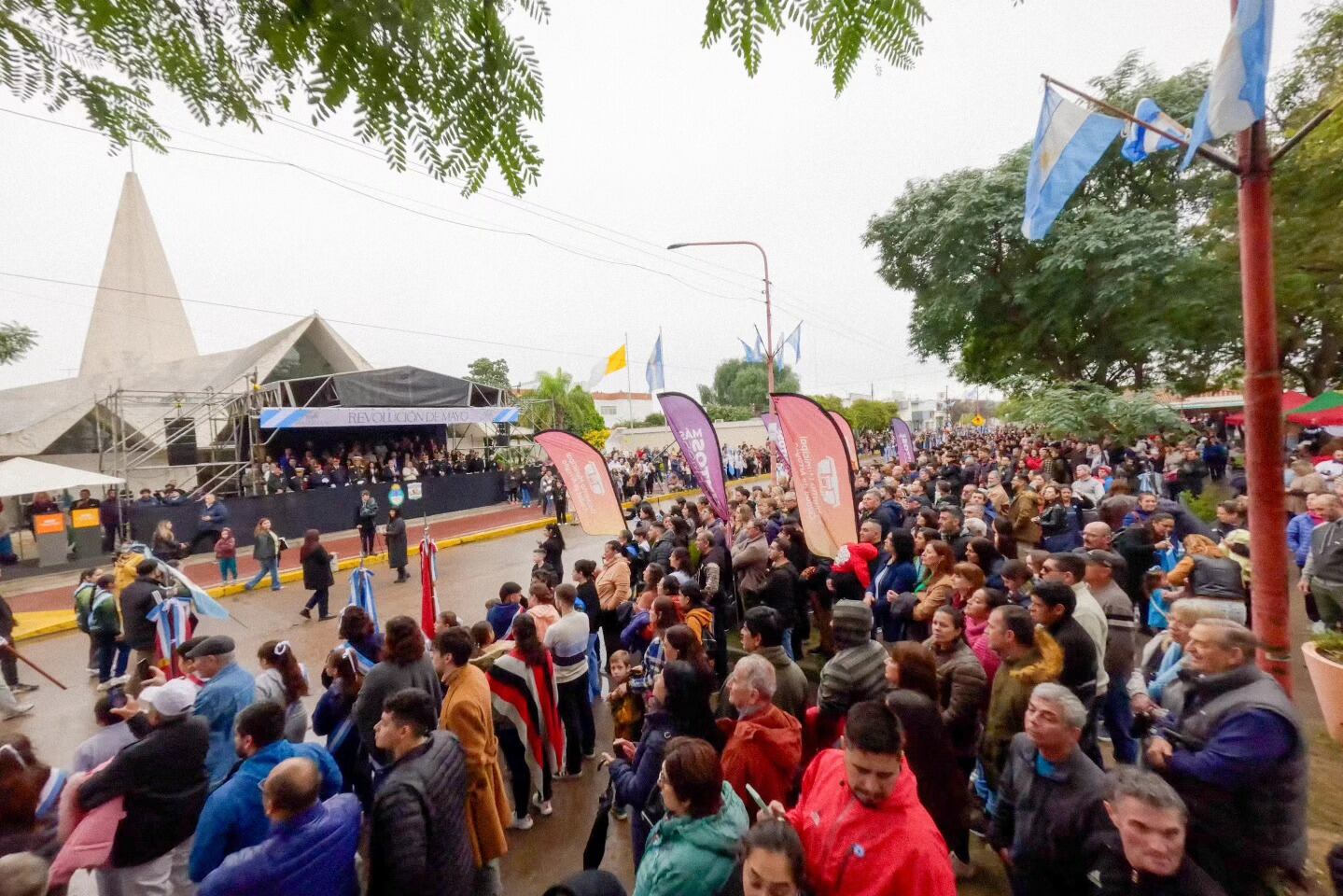 Arroyito festejó un nuevo aniversario de la Revolución de Mayo thumbnail