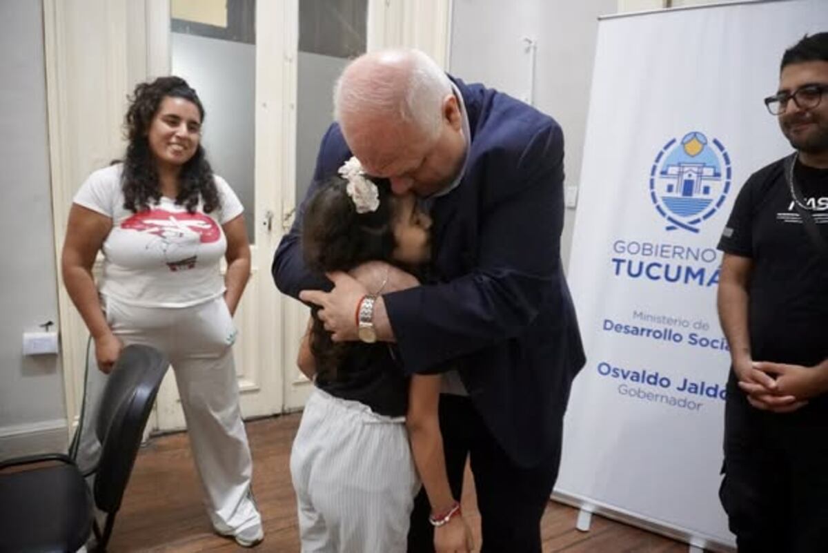 Tras su alta médica, Tatiana Saravia fue recibida por Masso thumbnail