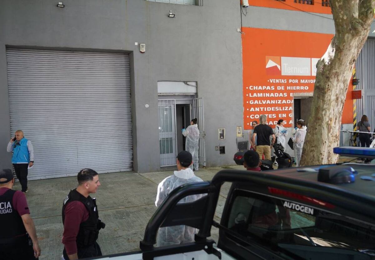 Tragedia insólita: vio que habían robado en su trabajo, se descompuso, cayó por las escaleras y murió thumbnail