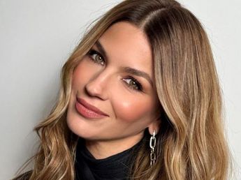 Desde la playa, Marcela Kloosterboer dio cátedra de estilo y marcó tendencia con el accesorio de la temporada