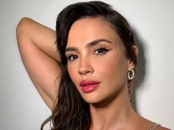 El destape de Celeste Cid: la actriz posó de espaldas en traje de baño y arrasó en Instagram