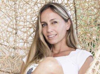 Desde la playa, Gisela Dulko dio cátedra de estilo con look bohemio y marcó tendencia con la prenda del verano