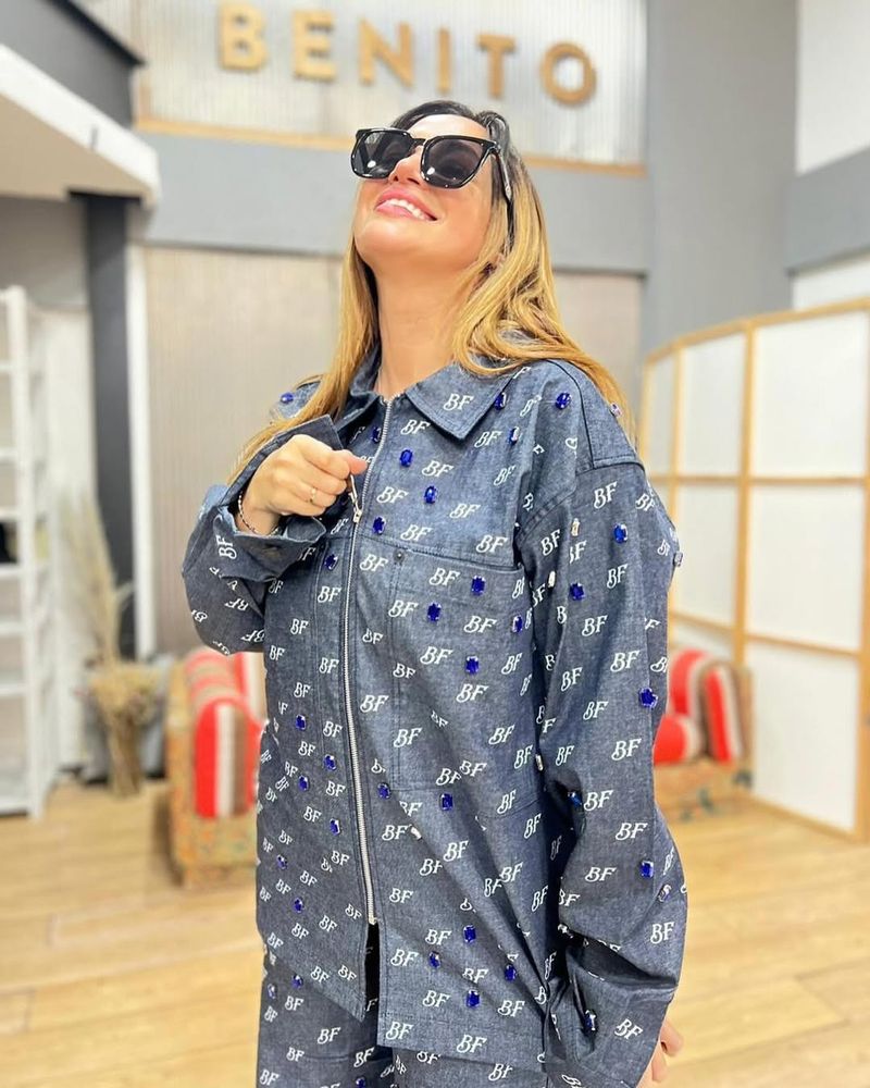Belén Francese se refrescó en la piscina y sorprendió con un traje de baño al límite