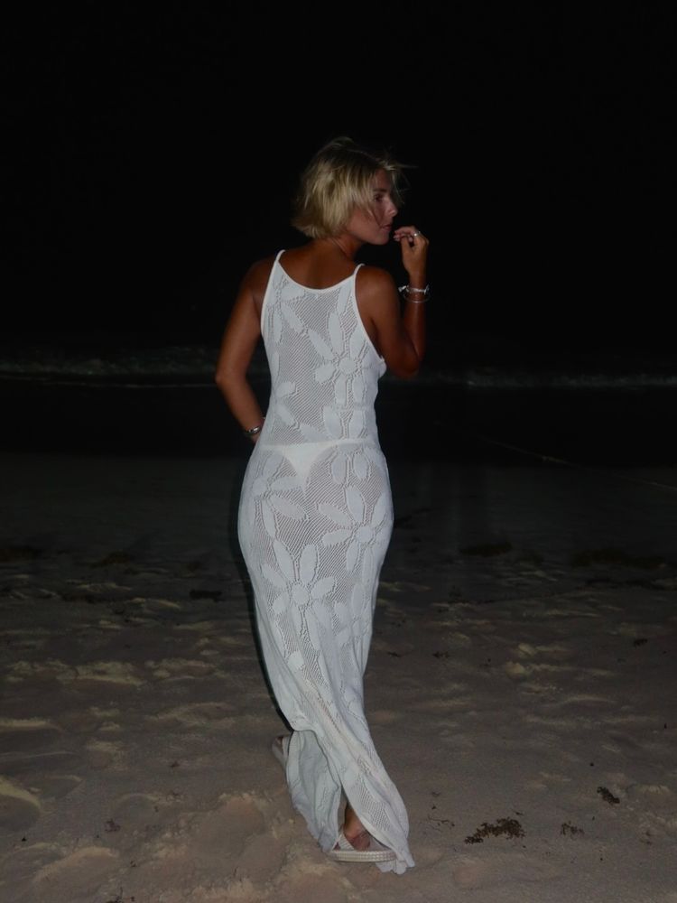 Transparencias y encaje: Sara Sklate, la periodista de River, arrasó en Instagram con un vestido total white en tendencia