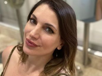 Valeria Degenaro se adelantó al verano con un traje de baño asimétrico y marcó tendencia