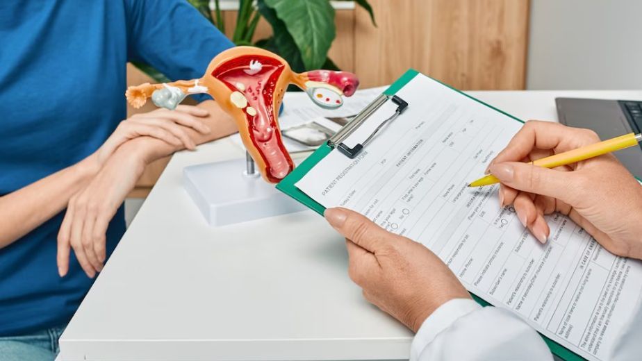 Cuáles son los 5 principales síntomas a los que hay que estar atentos por el cáncer de ovarios