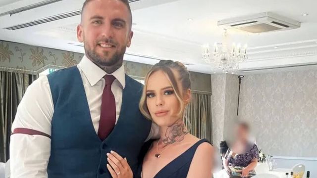 Ashley Robinson recibió el diagnóstico de cáncer de colon en vísperas de su boda.