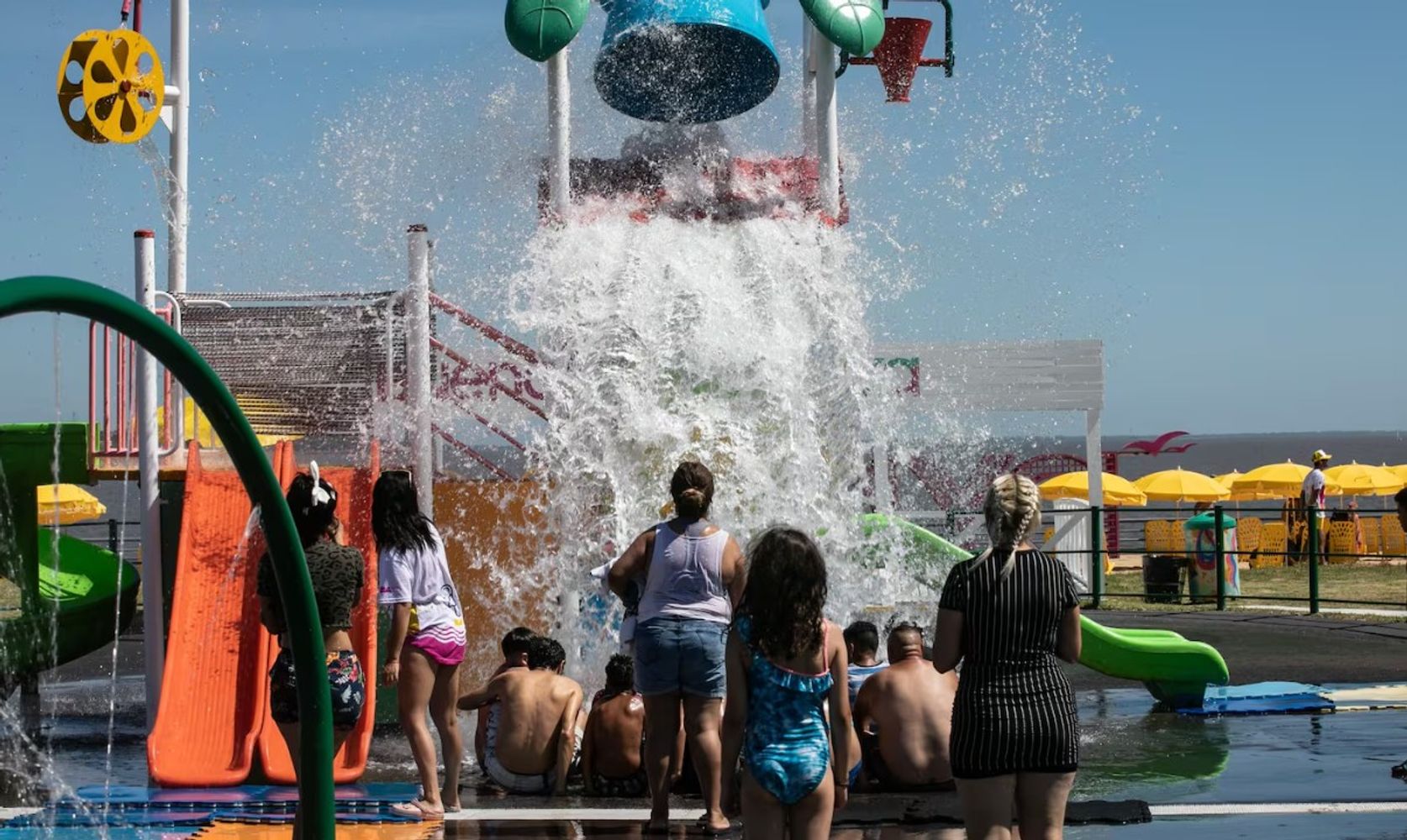 El Parque Costero invita a disfrutar del río y actividades al aire libre en la costanera norte.