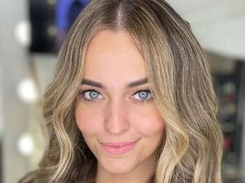 El destape de Juli Navarro: la periodista impuso la bikini color chocolate y causó furor en Instagram