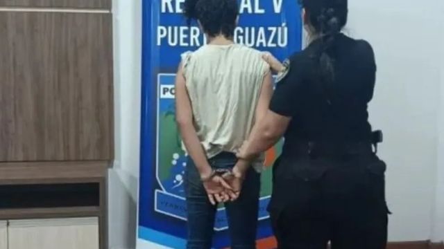 La policía busca a un segundo sospechoso, quien tendría antecedentes penales. 