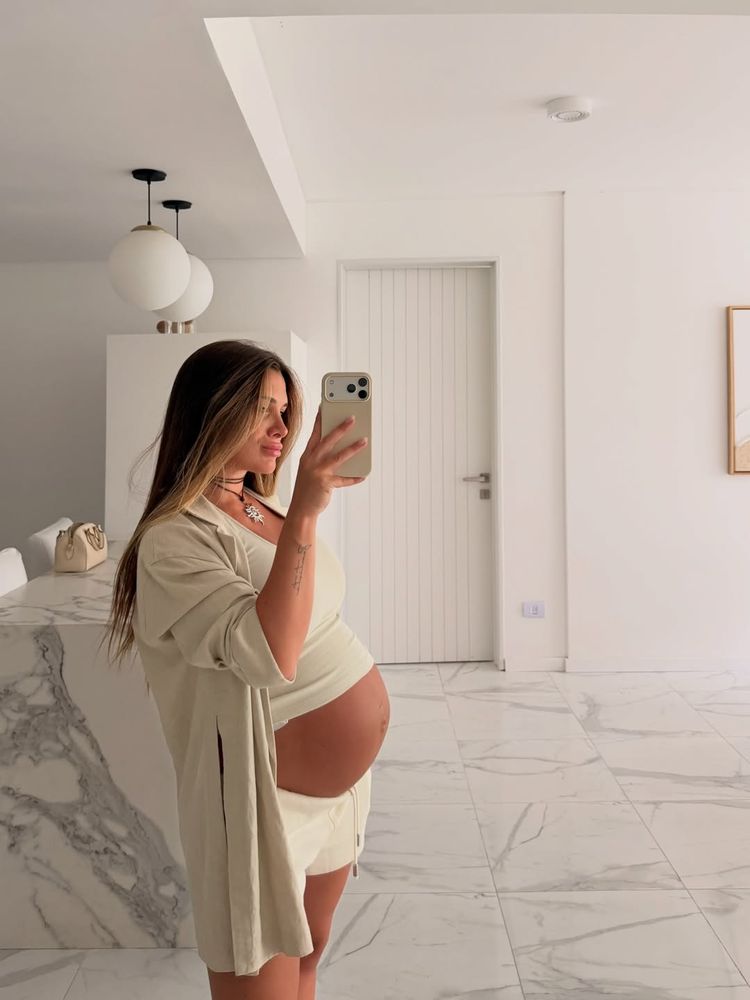 Camila Homs y la última foto que subió con su Aitana en la panza