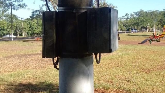 Vandalismo en la Costanera de Eldorado dejó sin luz a un sector clave de la ciudad.