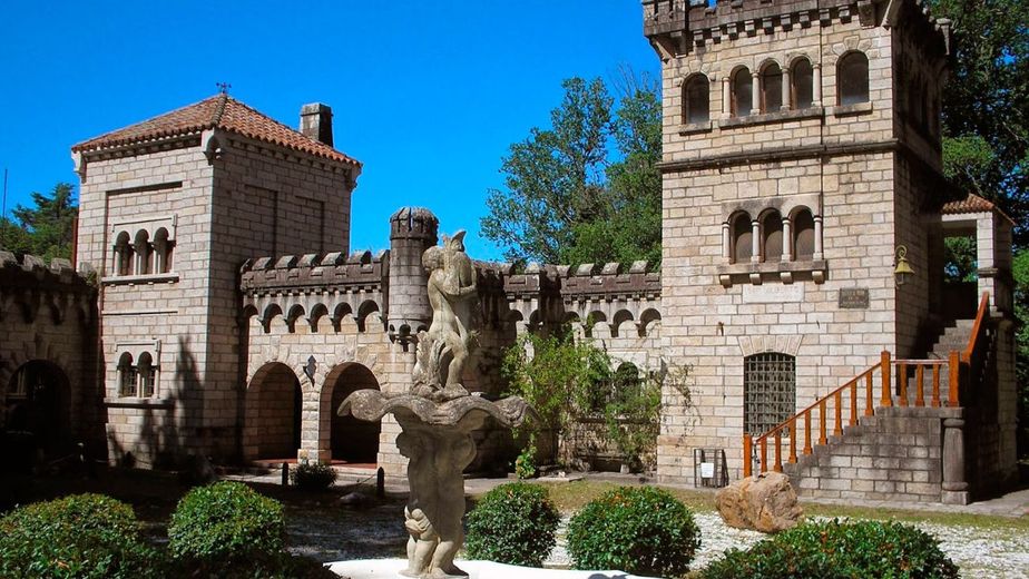 Un castillo digno de la Edad Media en Córdoba: la fortaleza de piedra que tardó 26 años en construirse