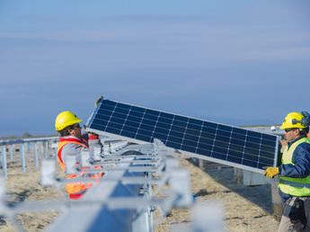 Colón inauguró su primer parque de energía solar fotovoltaica
