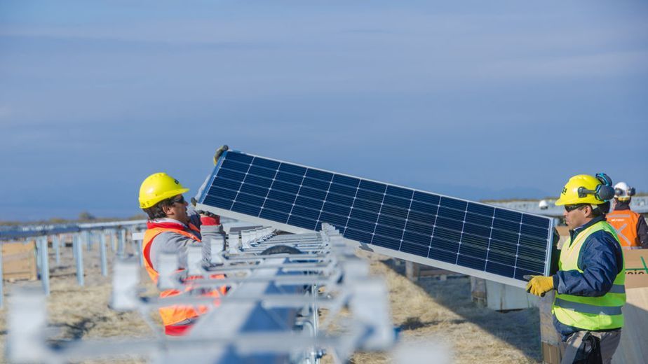 Colón inauguró su primer parque de energía solar fotovoltaica
