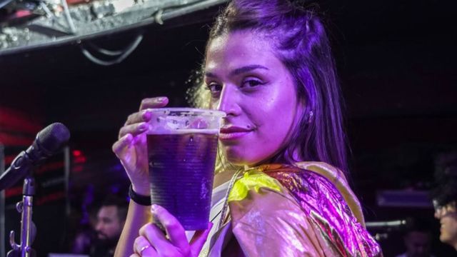 Euge Quevedo celebró sus cuatro años con La Banda de Carlitos (LBC).