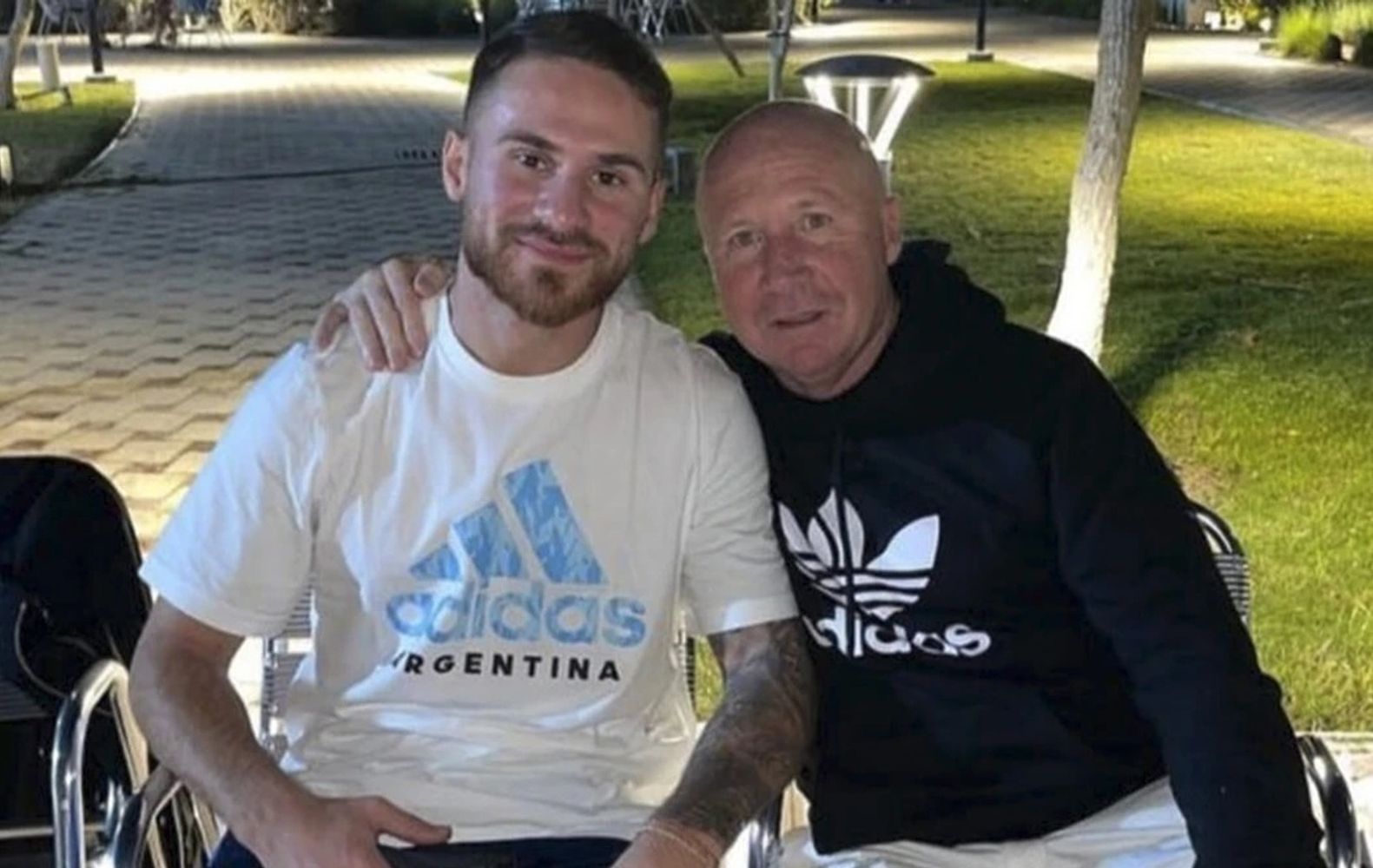 Alexis Mac Allister, junto a su padre