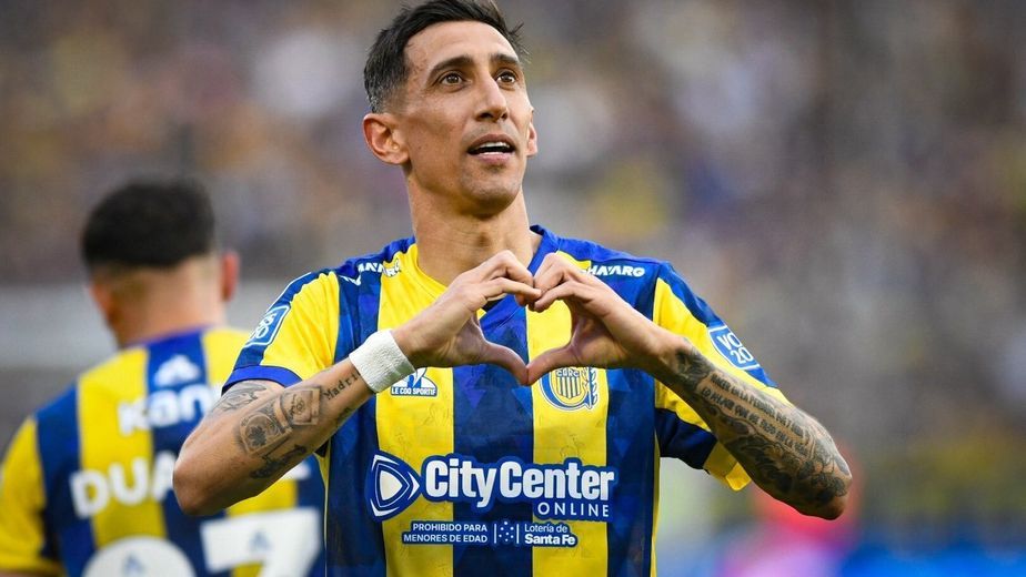 ¿Maradona o Messi? La incómoda pregunta que hizo sonrojar a Di María en pleno sorteo