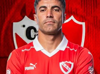 Video: el hostil recibimiento a Nacho Malcorra en la cancha de Newell's: le tiraron hasta un palo de escoba