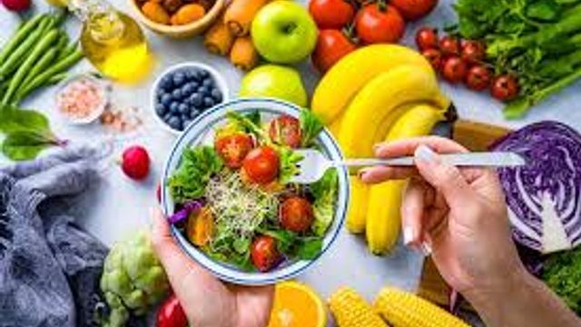 Manipulación de alimentos/verduras.