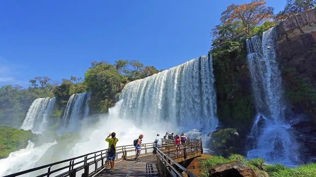 Misiones cierra enero con fuerte presencia de turistas brasileños y alta ocupación en Iguazú.