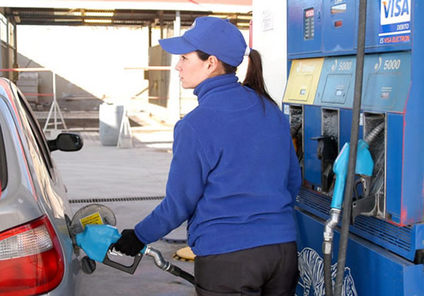 Cuánta gana un empleado de estación de servicio.